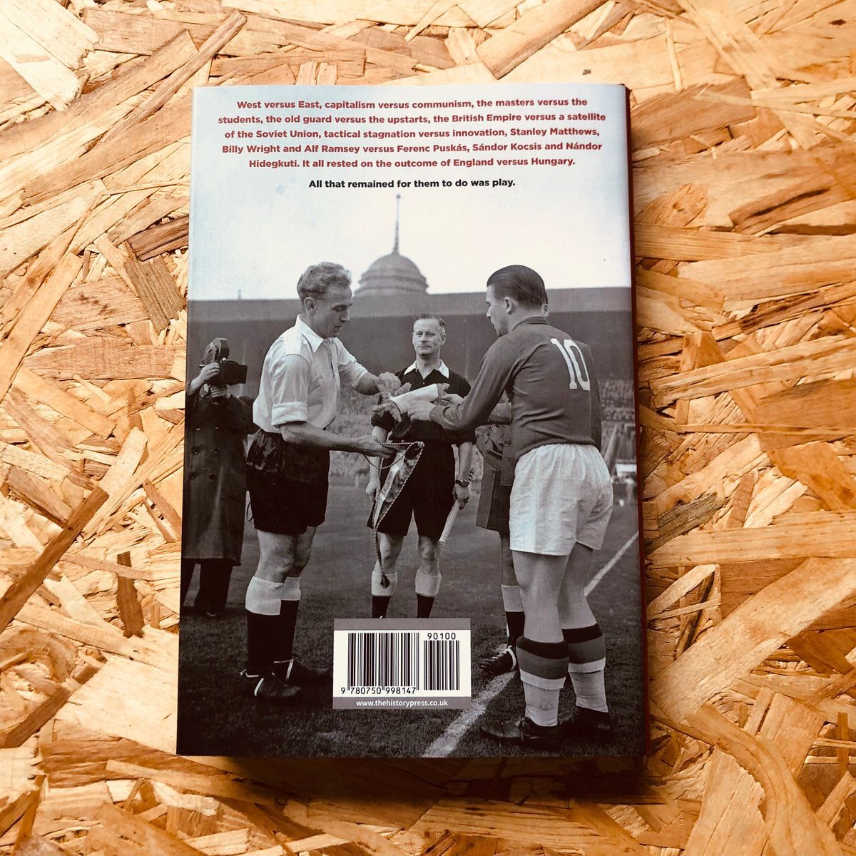 𝐑𝐄𝐒𝐓𝐎𝐂𝐊 | THE MATCH OF THE CENTURY by <a href="/MattJClough/">Matt Clough</a>

This is the story of a match that would change the course of football history forever.

<a href="/TheHistoryPress/">The History Press</a>

🛒 stanchionbooks.com/products/the-m…