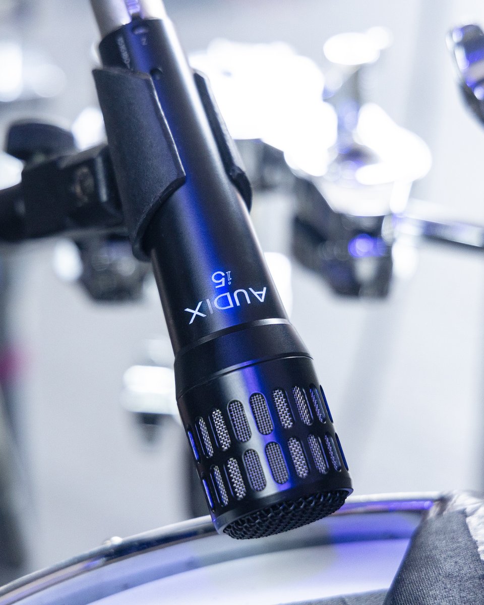 With festival season in full swing, what are some of your favorite AUDIX mics on stage? We spotted the AUDIX D2 on snare bottom with a classic i5 on top 🔥
