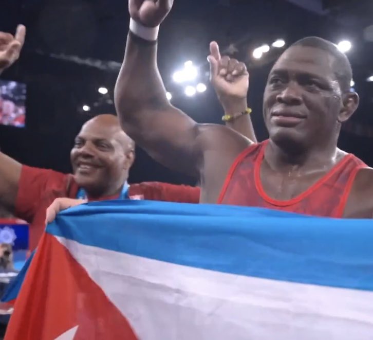AlianaNieves's tweet photo. Cuba escribe un nuevo capítulo en la historia del olimpismo.

Mijaín López se convierte en el primer deportista de una especialidad individual en ganar el oro en cinco olimpiadas consecutivas.

¡Qué orgullo! ¡Qué felicidad! 🇨🇺 🥇 https://t.co/e8qz7sYcyE