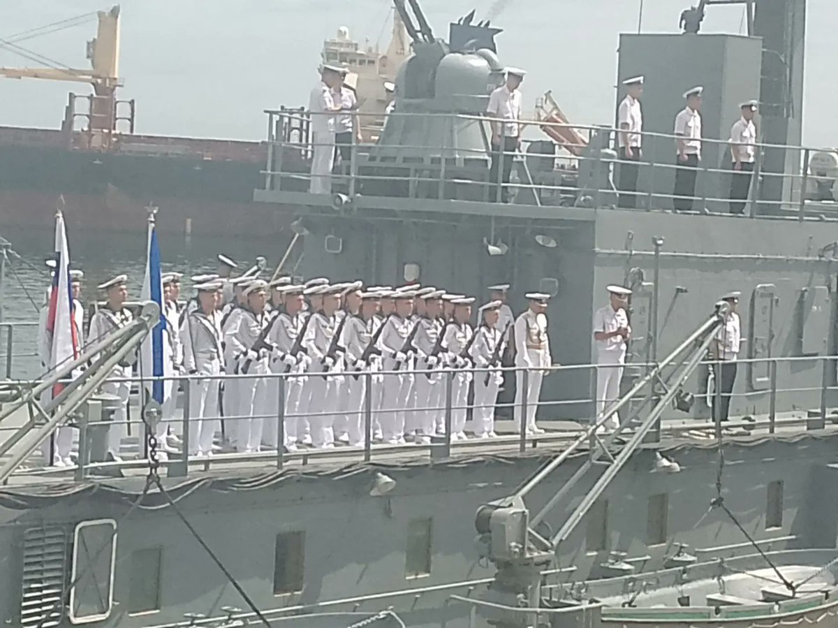 📌#hoy #enterate Buque Escuela "Smolnyi" de la Federación Rusa, ejecutó su maniobra de atraque en el Puerto de La Guaira, para continuar con la agenda de actividades de integración y fortalecimiento de las relaciones entre ambas naciones 🇷🇺🇻🇪