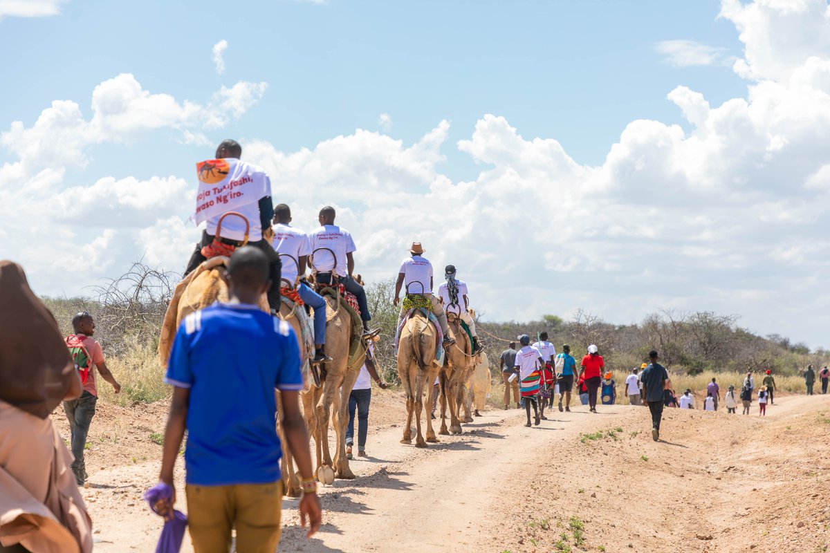 Kenya_IMPACT's tweet photo. Day 1: #CamelCaravan2024 🚶‍♂️🌍

Flagged off by Isiolo Assistant County Commissioner, with a call for peaceful coexistence &amp; responsible use of shared resources. Despite a late start, enthusiasm is high as communities unite to walk for a thriving ecosystem. 🌱✨
#CommunityInAction https://t.co/Ko77KFaFbH