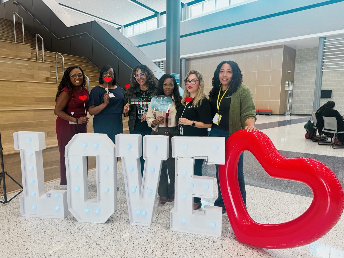 Alief Social Workers take part in leading with L.O.V.E at the Counseling Institute. Thanks to Region 4 for speaking today and providing us with important information for MKV and Foster Care students.