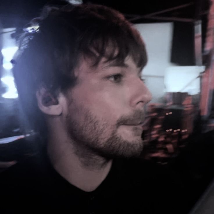 beard louis bot 🎞️ tweet media