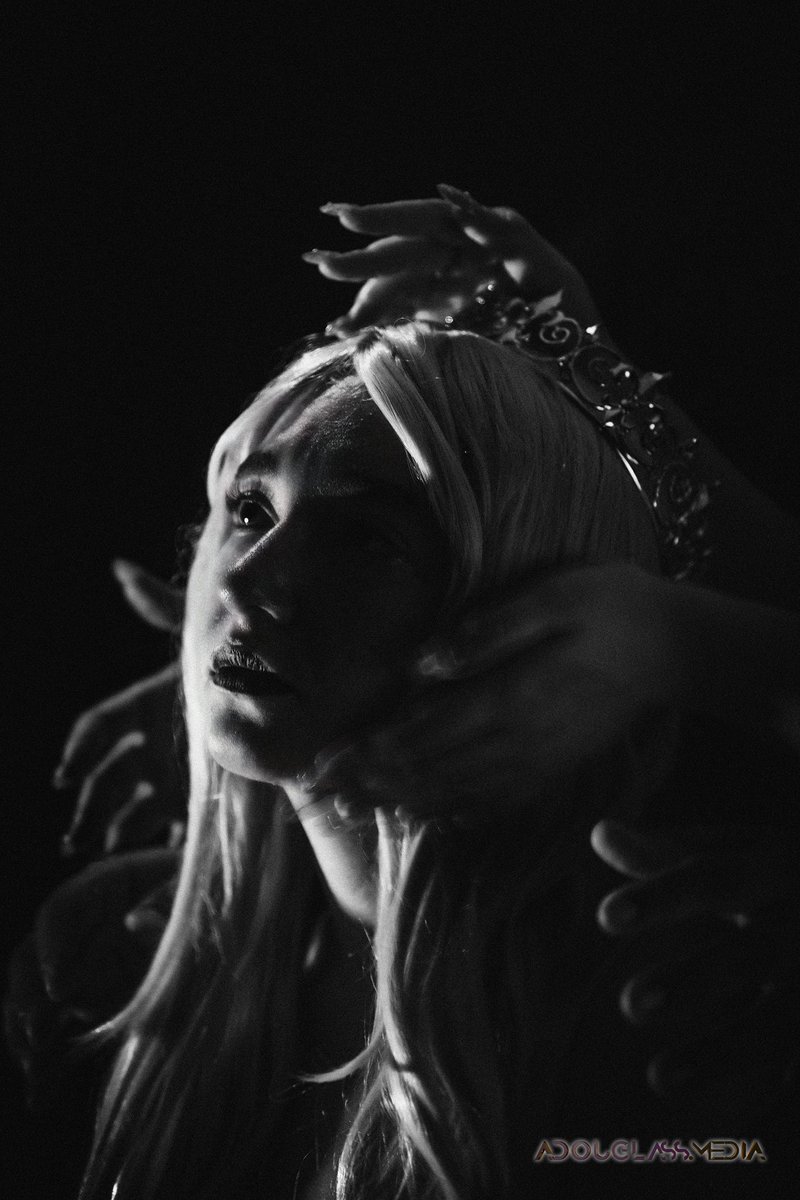 Allen_Douglass's tweet image. “A Fragile Vessel”

My first piece of fan art as a photographer. Inspired by Slay the Princess by @blacktabbygames.

Producing a giclee print this week for hanging at home…and maybe entering a couple exhibitions.

When I can afford it, another will be gifted to the studio,