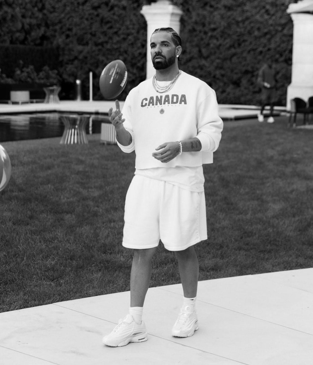 DailyRapFacts's tweet photo. DRAKE 

3 NEW SONGS 🎵

- IT’S UP FT. YOUNG THUG
- BLUE GREEN RED 
- HOUSEKEEPING KNOWS 

OUT NOW VIA “plottttwistttttt�� IG ‼️ https://t.co/AAOmw42KQi