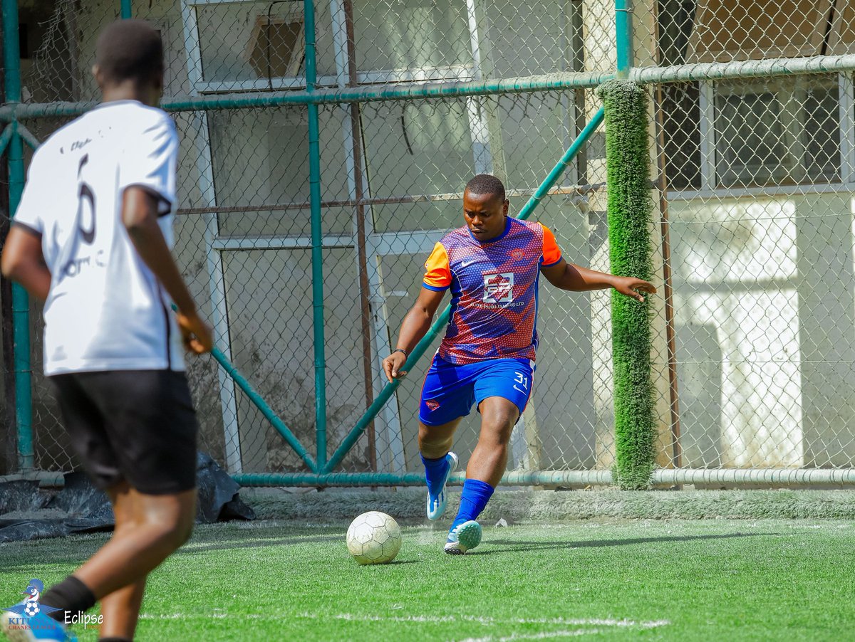 EladoFc's tweet image. Very happy on the pitch this time
@KitungaLeague GW15
#Season7
#ElitePublishersLtd
#TulumbeKaaziFinal
