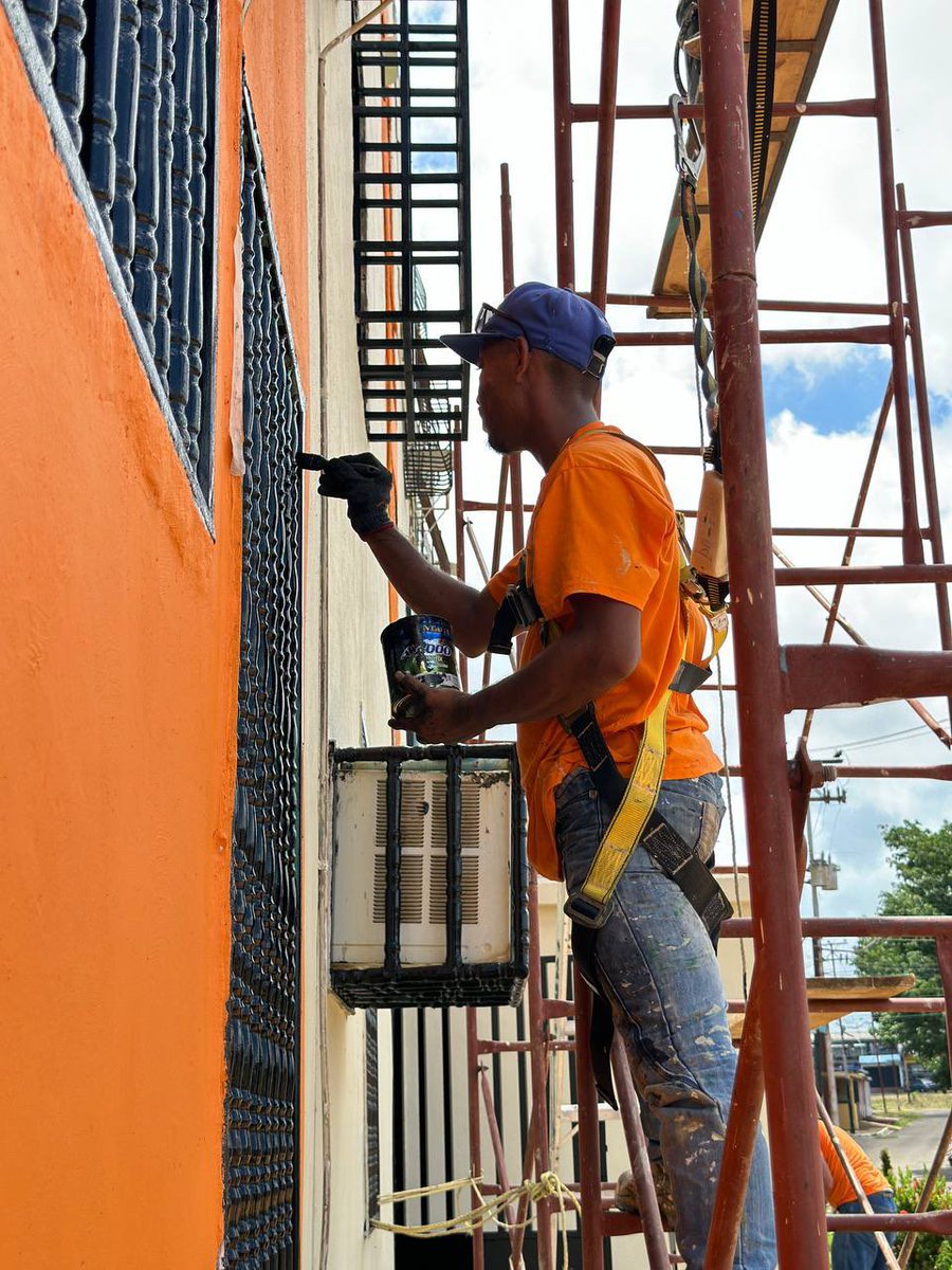 ¿Y vieron cómo van los bloques de Los Alacranes? Esto va a quedar espectacular, es un trabajo muy grande, dedicado, pero que sin duda será un emblema de lo que queremos, de cómo estamos construyendo esta Ciudad Guayana Para Vivir. #ChaoWhatsApp