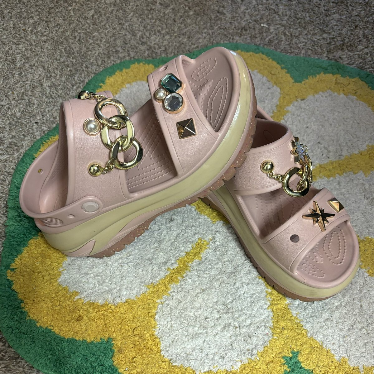 aloecentric's tweet photo. Getting rid of these Mega Crush sandals in DISCONTINUED pink color WITH all the charms included! Women’s size 9, I barely wore these even though I love them 💔 https://t.co/zCnKHppLJu