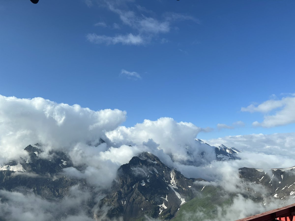 acastagna2's tweet photo. 007 James Bond brunch at top of Schilthorn Moutain 🏔️🚞 https://t.co/sT2wDUIlF3