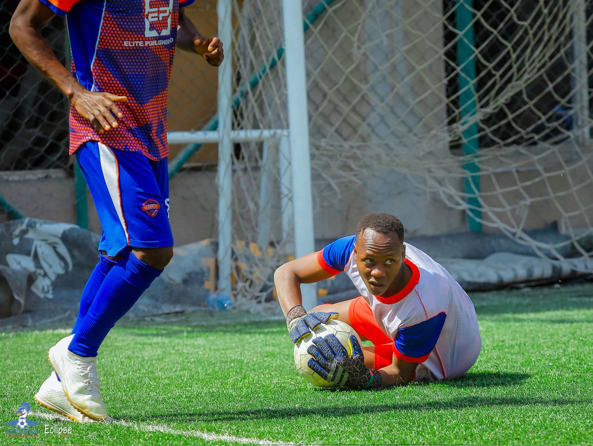 EladoFc's tweet image. No goal could enter on the last match of the league when @CampbellAble is in the goal post.
@KitungaLeague GW15
#Season7
#ElitePublishersLtd
#TulumbeKaaziFinal