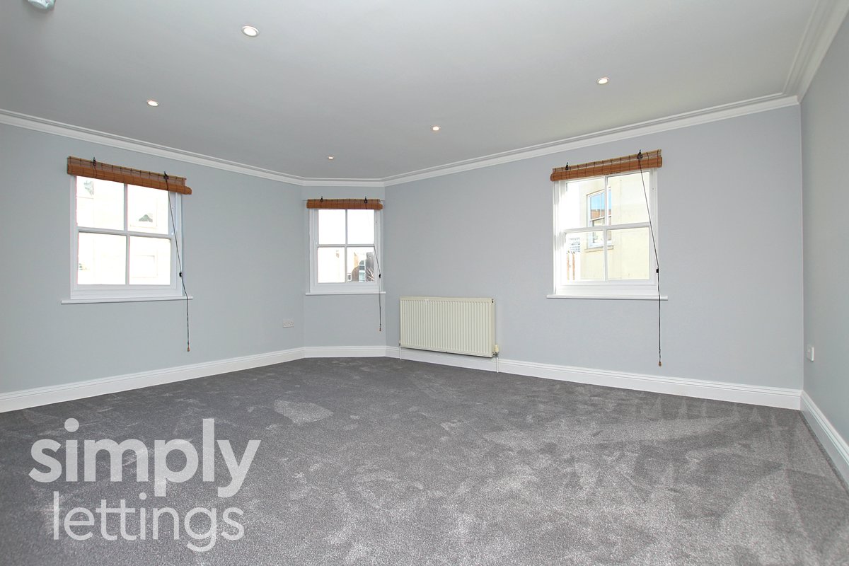 simplylett's tweet photo. #ToLet A charming 2 bed #Flat in #KempTown #Brighton - £1,250pcm! VIDEO TOUR: https://t.co/blia51m12Q PROPERTY DETAILS: https://t.co/MlHqce7aSb Call 01273 729 000 to view! #Lettings #Property #SimplyLettings https://t.co/nXBXYIKV30