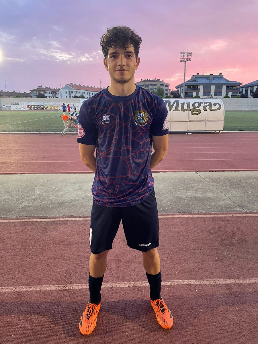 ElevenStars_es's tweet photo. Estreno con nota positiva. El @CDAnguiano_ de @Pedrogoonzaleez, que formó como titular, ganó hoy su primer amistoso al @HaroDeportivo, de la #TerceraRFEF (0-1). #SegundaRFEF https://t.co/0jPWpWGfcv