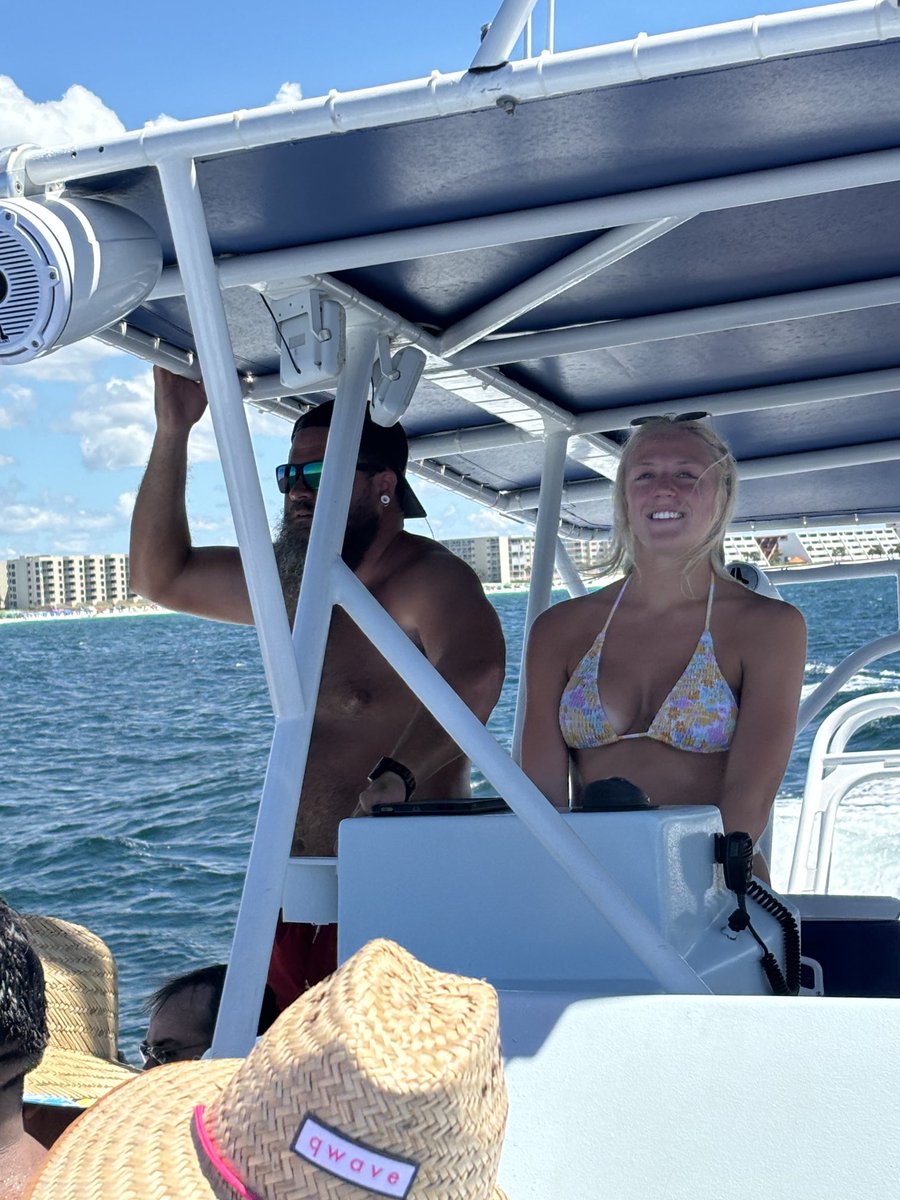 Arrived back home last night from our Father Daughter trip to the Destin, Florida area.  A special memory filled vacation with Keatyn before heading off to college. #nosharks
@Keatynmusiel