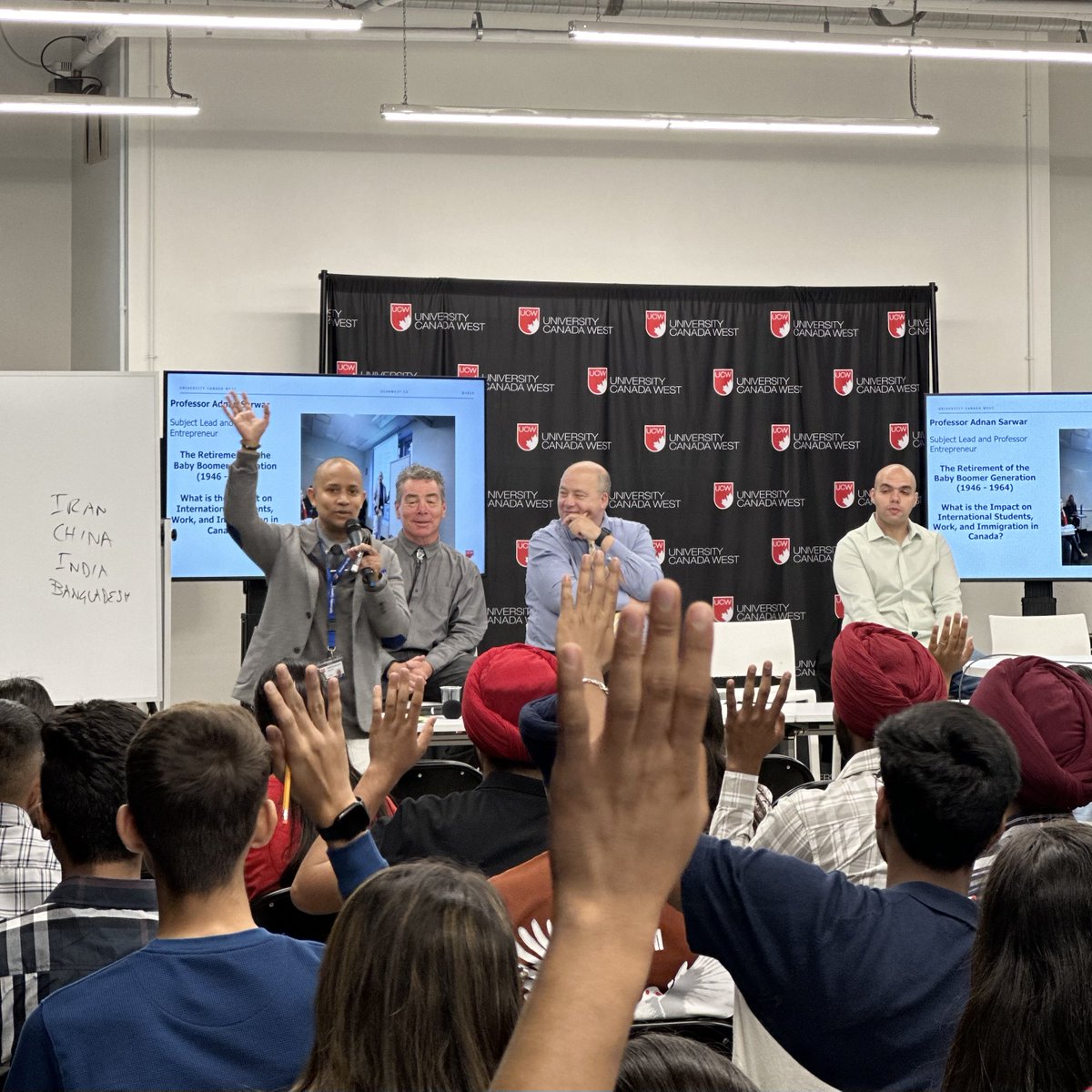 ucanwest's tweet image. 🚀 Hey UCW, we had the pleasure of hosting insightful talks from UCW alumni Rafah Al-Mutarrab and Ahmed Hisham, who shared their experiences as former UAP and MBA students. Their journeys provided invaluable perspectives for our new UAP students. 🎓✨

#AcademicTalks #UCWAlumni