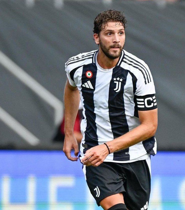 Whistling and/or insulting Locatelli today from the stadium or at home during a FAMILY game is like whistling your brother or sister. You don’t do this. 
Especially not for a player that is trying everything possible to find himself again.
During the 90minutes, furthermore in a