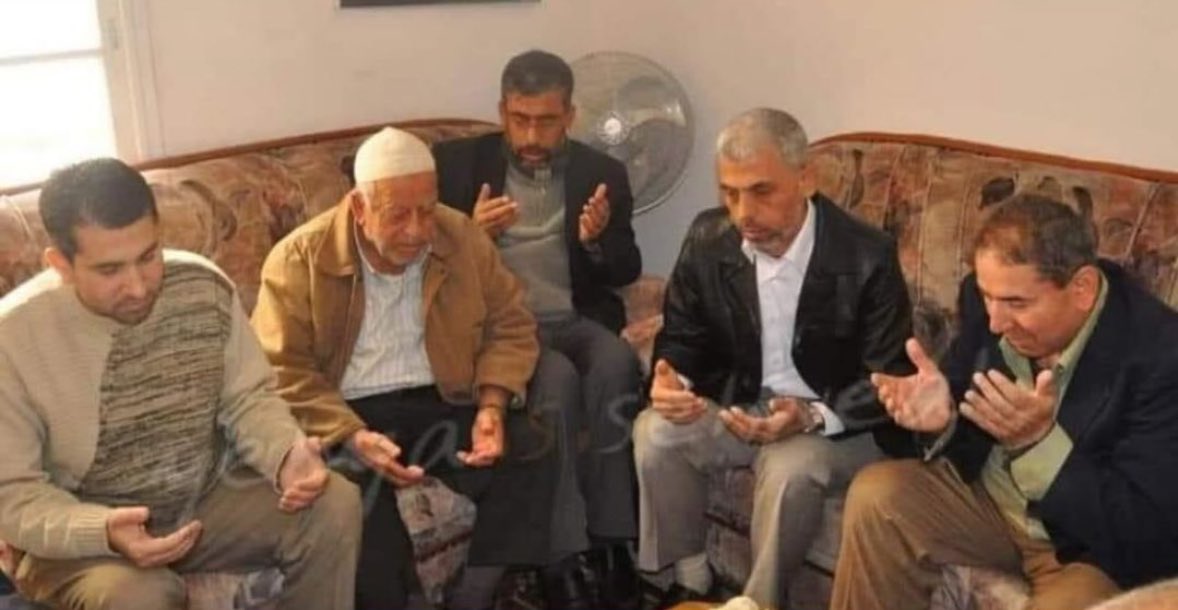 selwan_i's tweet photo. علىٰ بركة الله ..
الفاتحة علىٰ أرواحنا نحنُ شعب ما بين رفح وإيرز  .. https://t.co/KCGEkgQxjM