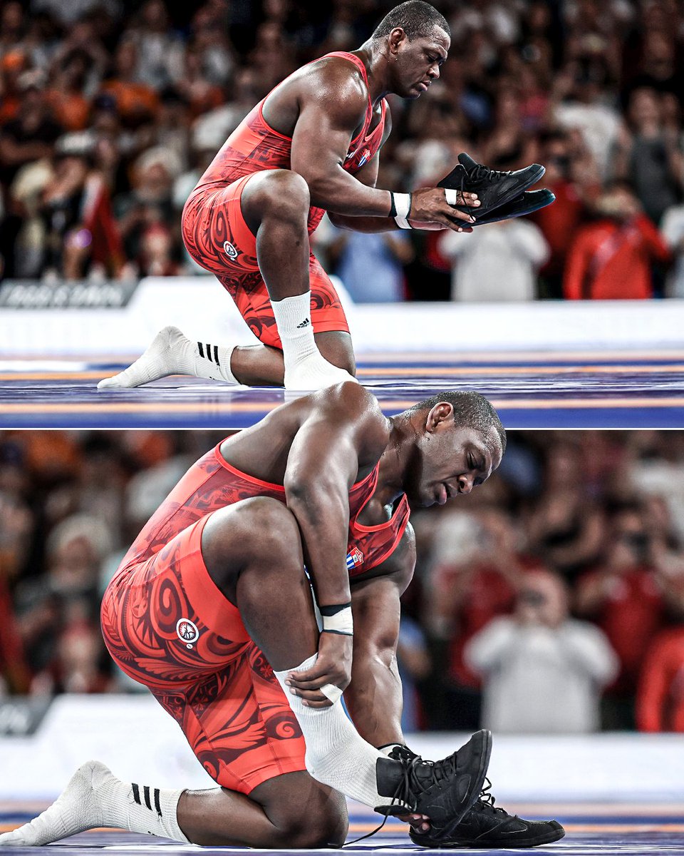 espnmma's tweet image. After winning his fifth gold medal in his fifth consecutive Olympic games, Cuba's Mijaín López left his shoes on the mat to signify his retirement from the sport 👏

An Olympic legend leaving the sport on top 💪