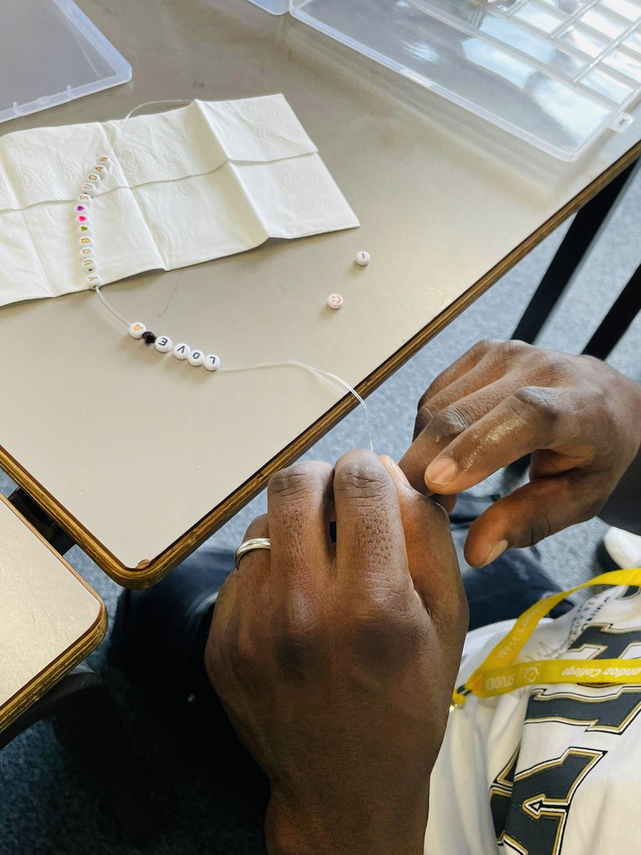 Springboard_YA's tweet image. Bead therapy! 📿📿📿