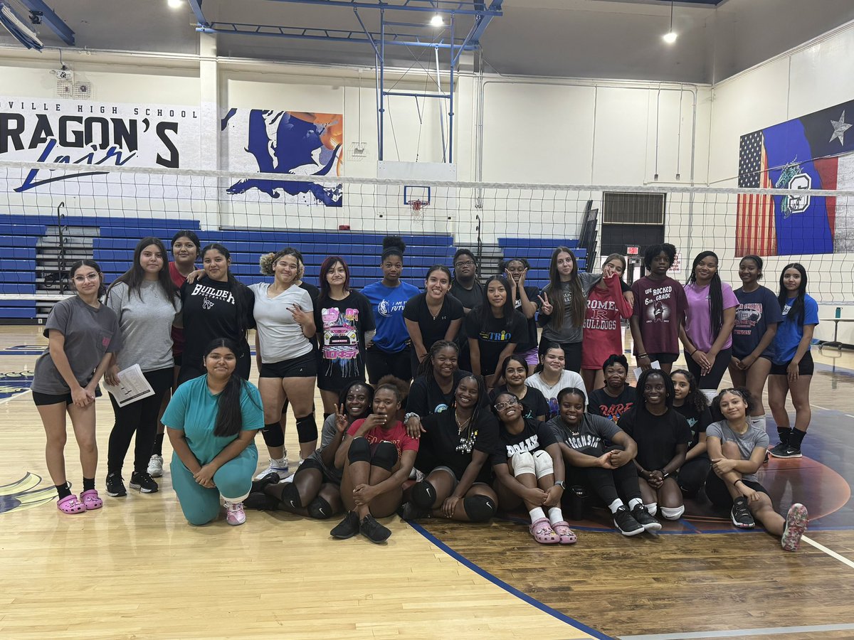 SHS_LDVB's tweet photo. Day 2 ✅ for the Lady Dragons ! So excited to see what’s in store this season !! #PTP #SeagovilleVolleyball https://t.co/j0dFUPdBsc