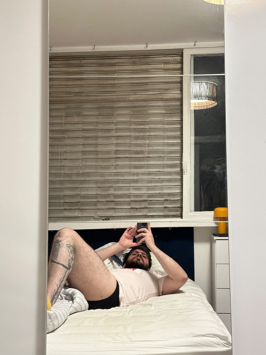 _praecipito's tweet photo. e esse calor? https://t.co/SjaHIosg56