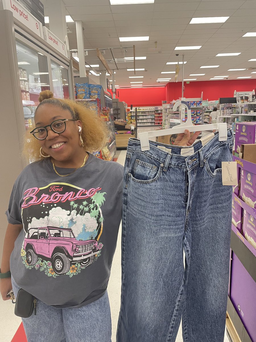 Shoutout to Megan @ Target Store #2796 in Homewood, AL! She went above &amp; beyond to help me find the perfect pair of jeans—even tracking me down in the store when she found my size! Exceptional customer service like this deserves to be recognized. #CustomerService #Target
