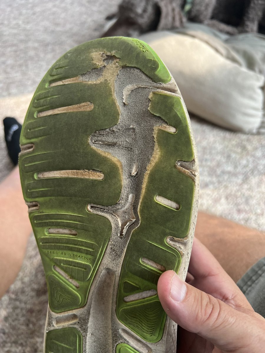 Respctmydecison's tweet image. #brooksshoes #ghost15

C’mon Brooks you can do better than this.  I’ve owned these shoes for 37 days