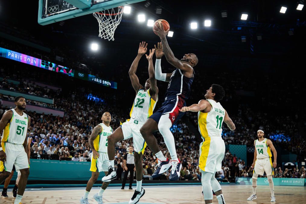 DiegaoM25's tweet image. - Brasil venceu um período contra os EUA
- Bruno Caboclo fez 30 pontos
- Georginho enterrou no Anthony Davis
- LeBron saiu com uma cotovelada na cara
- Draymond Green errou a previsão de 40 pontos 

Apenas vitórias. Eu abraço isso! 🫶🏼🇧🇷