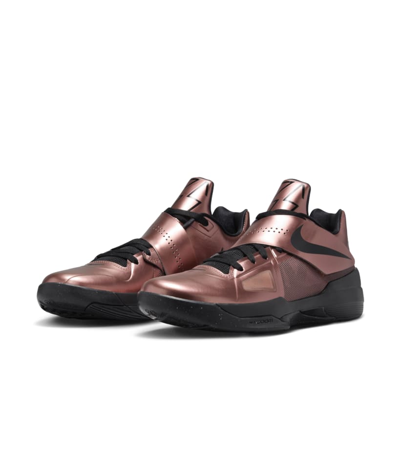 SOLELINKS's tweet photo. Official Images: Nike KD 4 ‘Christmas’ https://t.co/5Mhow6Ugny