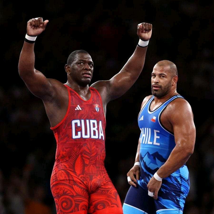 "Felicidades campeón, Cuba toda te ama" ♥️🥇
<a href="/DiazCanelB/">Miguel Díaz-Canel Bermúdez</a> ... Hay un solo hombre en el mundo que ha tocado la gloria olímpica 5 veces y ese eres tú, el cubanísimo Mijaín. ¡Qué orgullo, campeón!
<a href="/EnelisReyes/">Enelis Reyes Reyes</a> <a href="/RomanYelina/">Yelina Roman</a> <a href="/romanyele/">yele</a> <a href="/cubacooperaven/">Brigada Médica Cubana en Venezuela</a> <a href="/PerezEyler/">Eyler Guerra Pérez</a> <a href="/hvil/">Hospital V. I. Lenin 🏥🇨🇺</a>