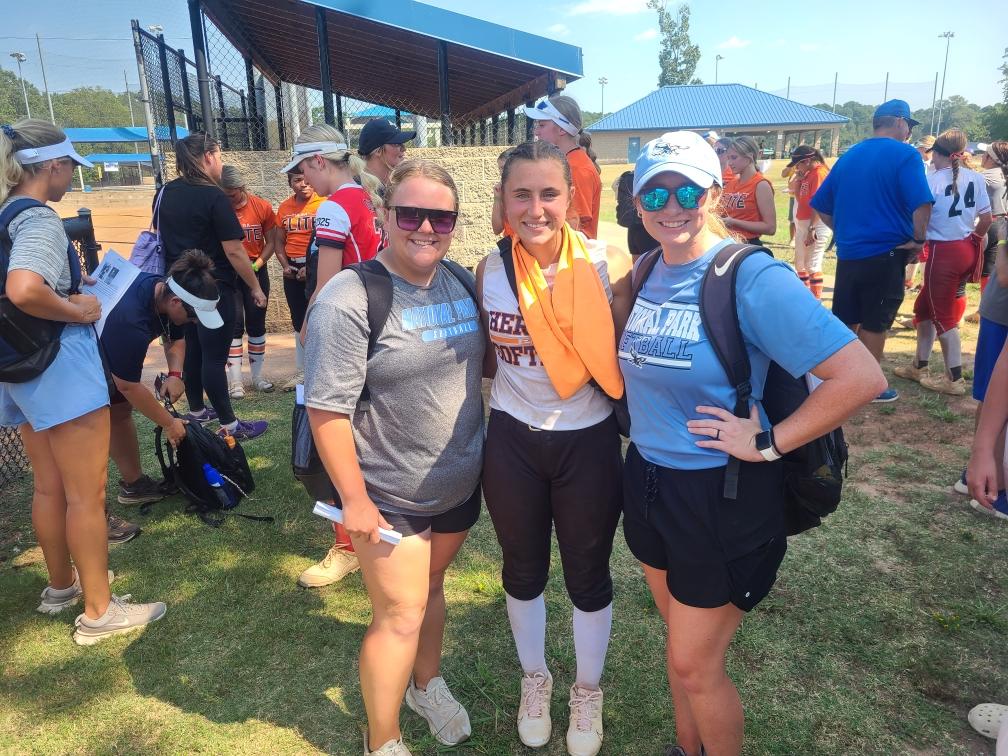 I met some wonderful coach and people at the Tulsa Elite softball camp in Bryant AR today! Thank you to these coach for their helpful input! And thank you Tulsa Elite softball for hosting this great camp! @CoachWyattNPC <a href="/Coach_Lem_UAM/">Kyle Lem</a> <a href="/TulsaEliteSB/">Tulsa Elite Softball</a> <a href="/AthleticsJendro/">Athletics Jendro National 18u.</a>