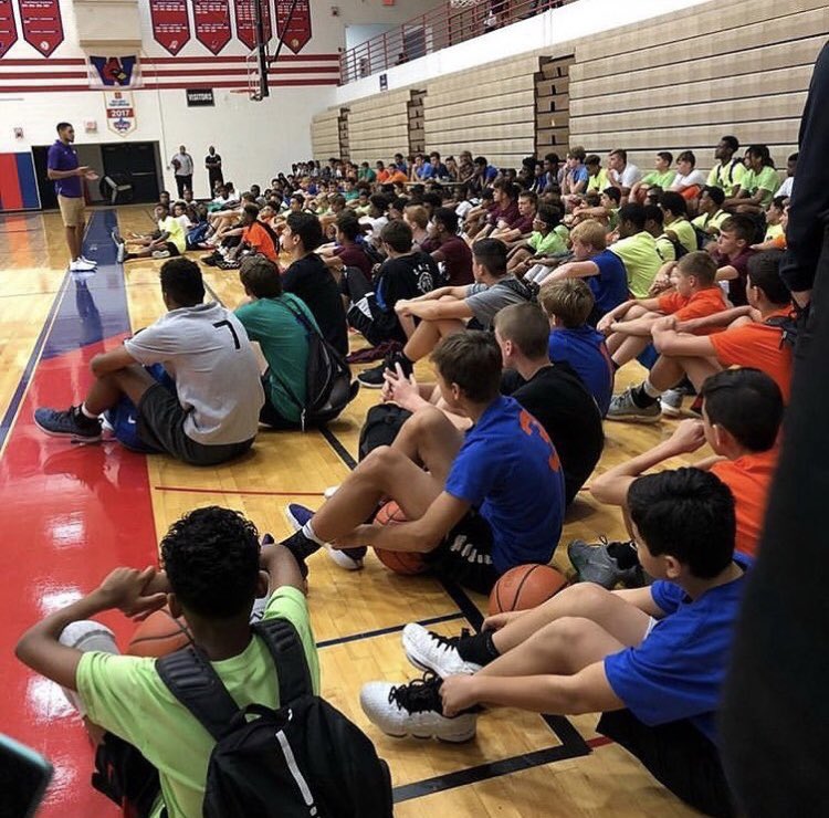 hiddengemsbball's tweet photo. My guy! A friend, former player, awesome family, scholarship talent, college coach, plus so much more! @DeVPrice_ remain #FocusedOnProgression shooter &amp; continue to #ShineOnEm like no other! ✊🏽💎🏀 https://t.co/xyw8sHmNJr