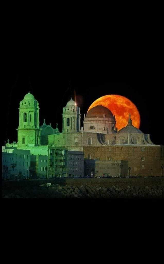 antonioij73's tweet photo. Hasta la luna, te tiene celos... https://t.co/3RzxwN2Cyy