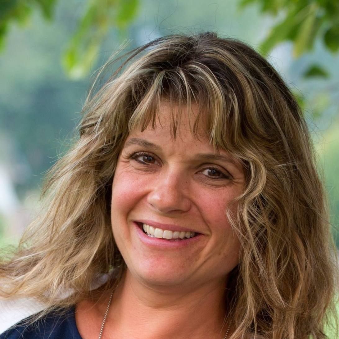 libsoftiktok's tweet image. Meet Kristen Draper, school board president for @PoudreSchools and library manager for Poudre River Public Library. She organizes drag events for children.

One of the drag queens who Kristen invited is Krisa Gonna, who posts graphic s*xuaI content and appears to be a member of…