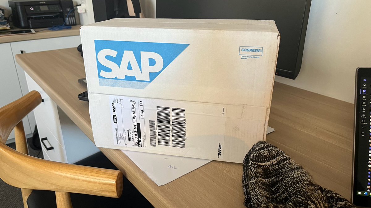 Love a surprise delivery with the big blue logo! Thankyou ⁦<a href="/SAP/">SAP</a>⁩ ⁦<a href="/SAPMentors/">SAP Mentors</a>⁩