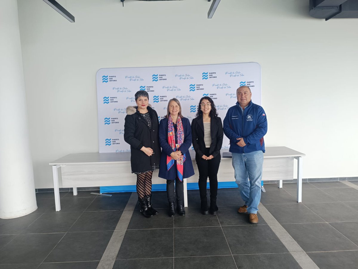 ColsaSAI's tweet photo. El día de ayer nos reunimos con la Asociación de empleados de Agencias de Aduanas San Antonio, con la finalidad de generar redes de apoyo para las mesas de trabajo de #Colsa.

Ellos se integran como socios colaboradores, entregándonos su visión y conocimientos del #COMEX. https://t.co/4yw8wRS9k2