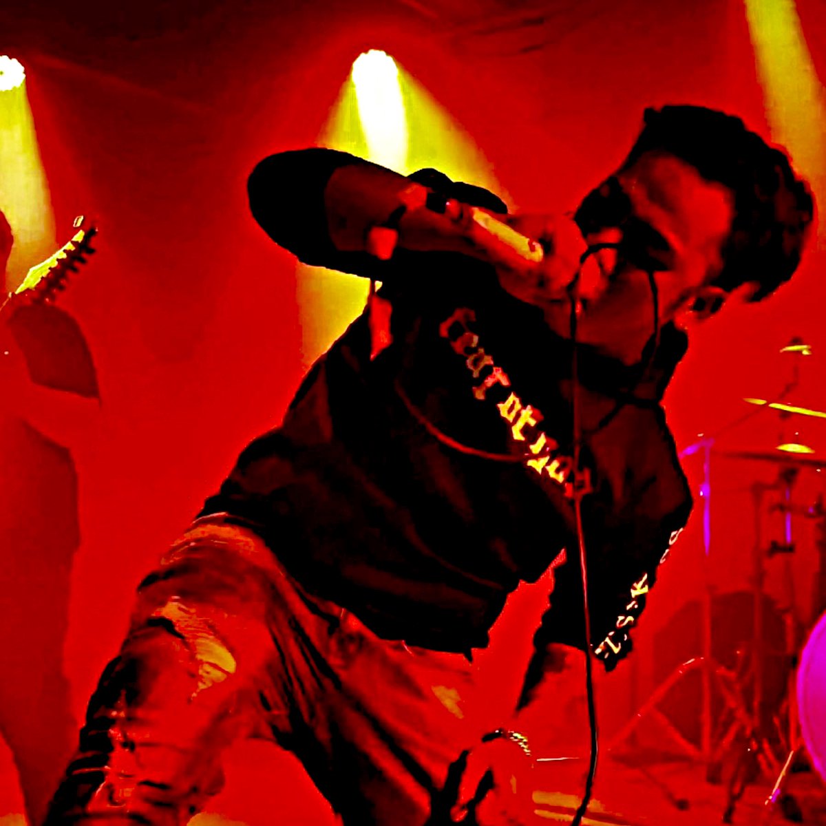 Sir_Alarick's tweet photo. I'm ready to burn it with the sound of my neck 😆 
Soon, we'll have our first single. 
Hope it's a good start
Band : Alarick 

#Vocalist #Deathcore #Metal #SirAlarick https://t.co/JJ9qOhVelI