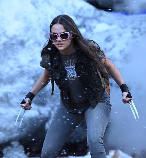 DiscussingFilm's tweet image. Dafne Keen says she had to tell Channing Tatum to stop saying his lines for ‘DEADPOOL &amp;amp; WOLVERINE’ because she kept breaking character.

“This guy was just yapping right in front of me” 

(Source: podcasts.apple.com/us/podcast/daf…)