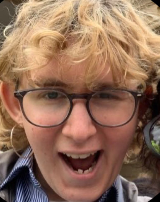 SyIvanite's tweet photo. @alistairwood03 hairline in the gutter sadly https://t.co/gxzBEAyE1r