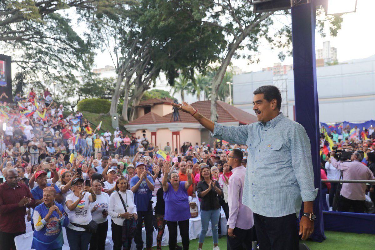#DeInterés📰La mayor garantía de paz, independencia y democracia que tiene Venezuela es el pueblo organizado, movilizado y empoderado, recalcó el Mandatario venezolano <a href="/NicolasMaduro/">Nicolás Maduro</a>, quien manifestó – además – las calles son del pueblo y de la paz, no de los apellidos, no de la