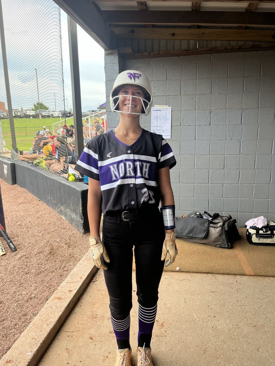 NoFoSoftball's tweet photo. 3 run 💣 by @ella_rouse1 scores @madisonhall_3 and @ShelbyAMorgan19 and the Lady Raiders lead North Gwinnett 7-6 in the 5th inning. https://t.co/BHdO8PyLMw