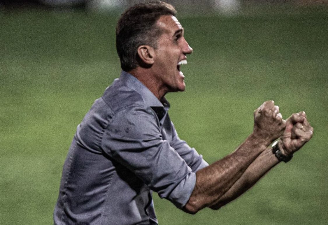 gecao_da_massa's tweet photo. Vagner Mancini é o novo técnico do Goiás

Fonte: @andrehernan https://t.co/Padqu0LsAc