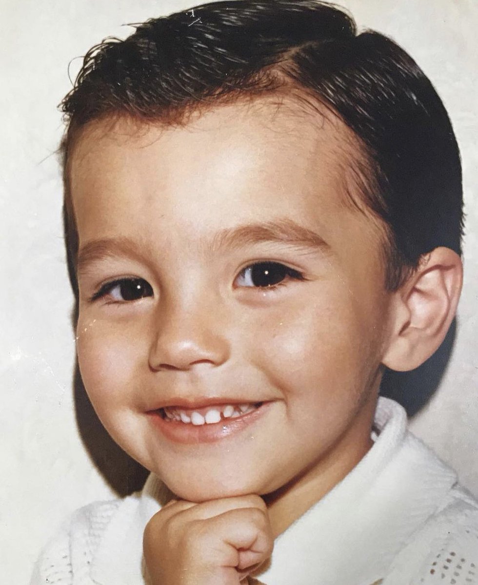 Mnica24091's tweet photo. Te mereces todo lo bueno del universo, que cumplas muchos años más, disfruta tu día y que la vida te siga llenando de bendiciones, sigue triunfando y cumpliendo sueños! 🥳🎊
Gracias por impactar positivamemte en la vida de las personas 🫶🏻✨️
#HBDROMEH
#TeamRomeh https://t.co/vv2eUJS4S5