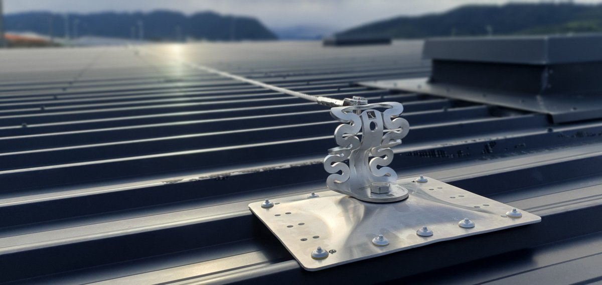 SafetyLinkAU's tweet photo. Enhance your safety while working at heights with SafetyLink’s innovative FrogLine horizontal lifeline systems. Our design ensures seamless traversing along lifelines, eliminating the need to disconnect and ensuring maximum protection. https://t.co/x9NoGrCXF9