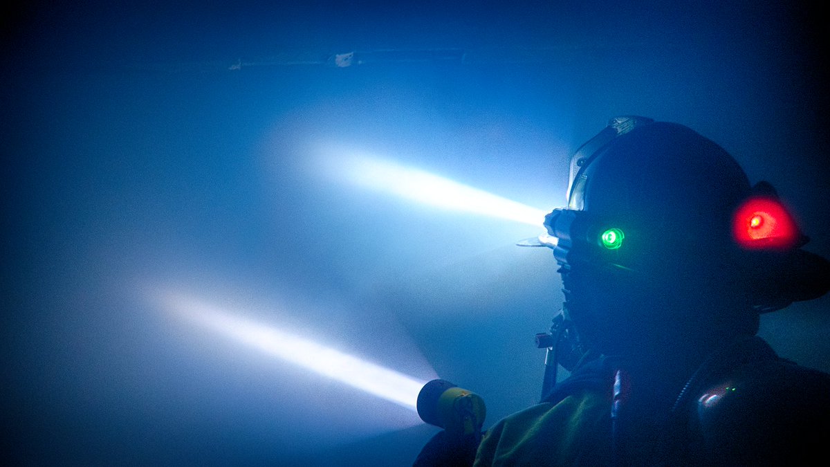 foxfuryLED's tweet image. Your safety is our top priority. 

Our Discover, Command, and SideSlide series lights feature a highly visible LED in the battery that can be seen from over 1 mile (1.6 km) away. This light acts as a personal marker beacon to increase safety and be seen on scene. #foxfuryled