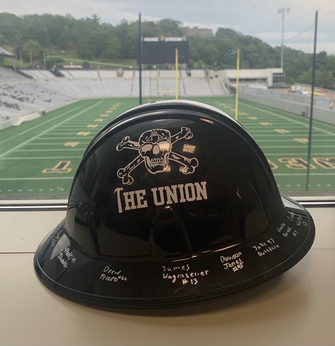 Just got this from The Union…Love these boys! #THEUnion #BEATnavy 🛠️⚒️⛓️🏴‍☠️⛓️⚒️🛠️💯