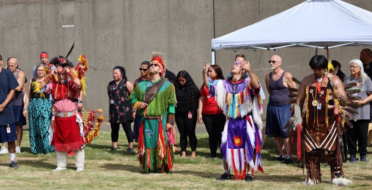 ORCorrections (@orcorrections) on Twitter photo OSP Religious Services hosted its Annual Powwow with the Indigenous Circle Population and Lakota Oyate-Ki Club. Open to all, including staff, AICs, outside guests, and <a href="/SheriffReese/">Mike Reese</a>, the event featured traditional dancing, singing, food, and arts and crafts. #DOC #OSP OSP Religious Services hosted its Annual Powwow with the Indigenous Circle Population and Lakota Oyate-Ki Club. Open to all, including staff, AICs, outside guests, and <a href="/SheriffReese/">Mike Reese</a>, the event featured traditional dancing, singing, food, and arts and crafts. #DOC #OSP