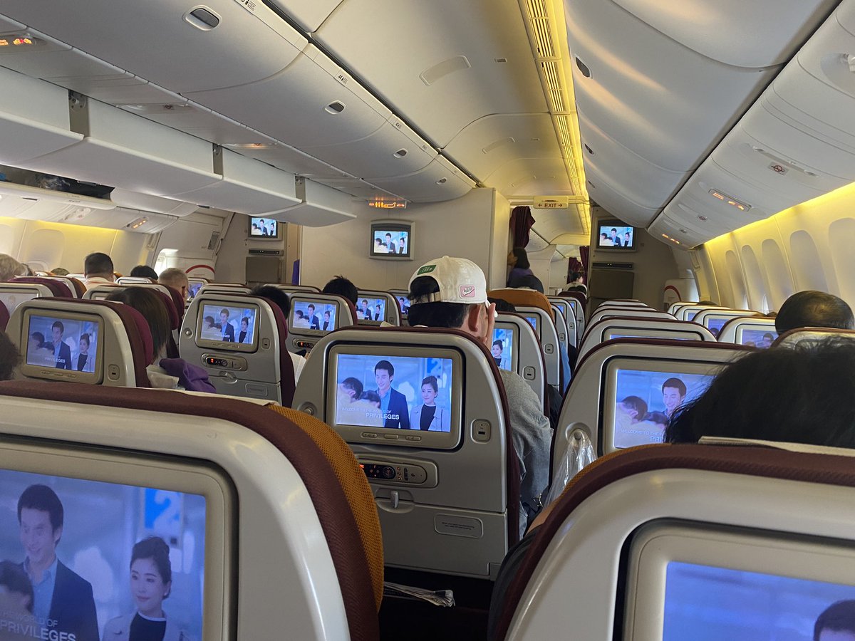 TimHortons21131's tweet photo. 💛七月初三💛 佛陀欢喜月
06 August 2024 
Happy Tuesday 
🍊🍍🧨🧧🪷

16:24 Boarding TG409
16:25 It’s My 💙133rd ✈️ 
TG409 Boeing 777-300er
Bangkok Thailand 🇹🇭 
Bounce for Singapore 🇸🇬 https://t.co/Qm88FPH47U