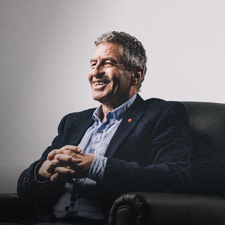 🖐🏽 Five leadership lessons from Sir Wayne Smith.

1. CARE COMES FIRST ♥️

2. YOUR VALUES CAN'T BE A POSTER ON THE WALL 🍖

3. WISE WORRY IS YOUR FRIEND 😟

4. PLAY TO YOUR STRENGTHS 💪🏽

5. AIM FOR SATISFACTION 😆