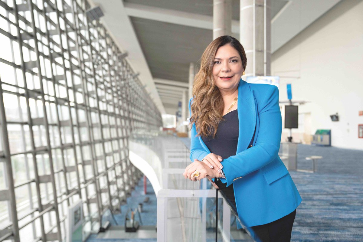 Toni Gámez, Directora General de Centro Citibanamex, lleva 26 años innovando en la industria de reuniones. Su enfoque en tecnología y sostenibilidad destaca la importancia de reducir la huella de carbono en eventos.

🔗: bit.ly/3YzCfnn