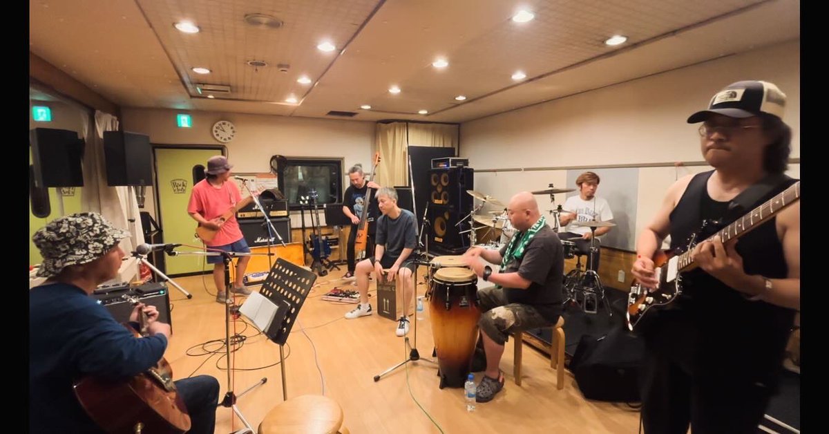 wako_d31's tweet photo. hubdubハブダブ♪7人編成の7人全員集合リハ(๑˃̵ᴗ˂̵)
8/16(金)はマッハ55祭りat神戸PADOMA
@hubdub_hubdub #ハブダブ #ツインボーカルバンド #バンド #hubdub #マッハ #マッハ55 @padoma.kobe.japan https://t.co/UFTDKCsV7f